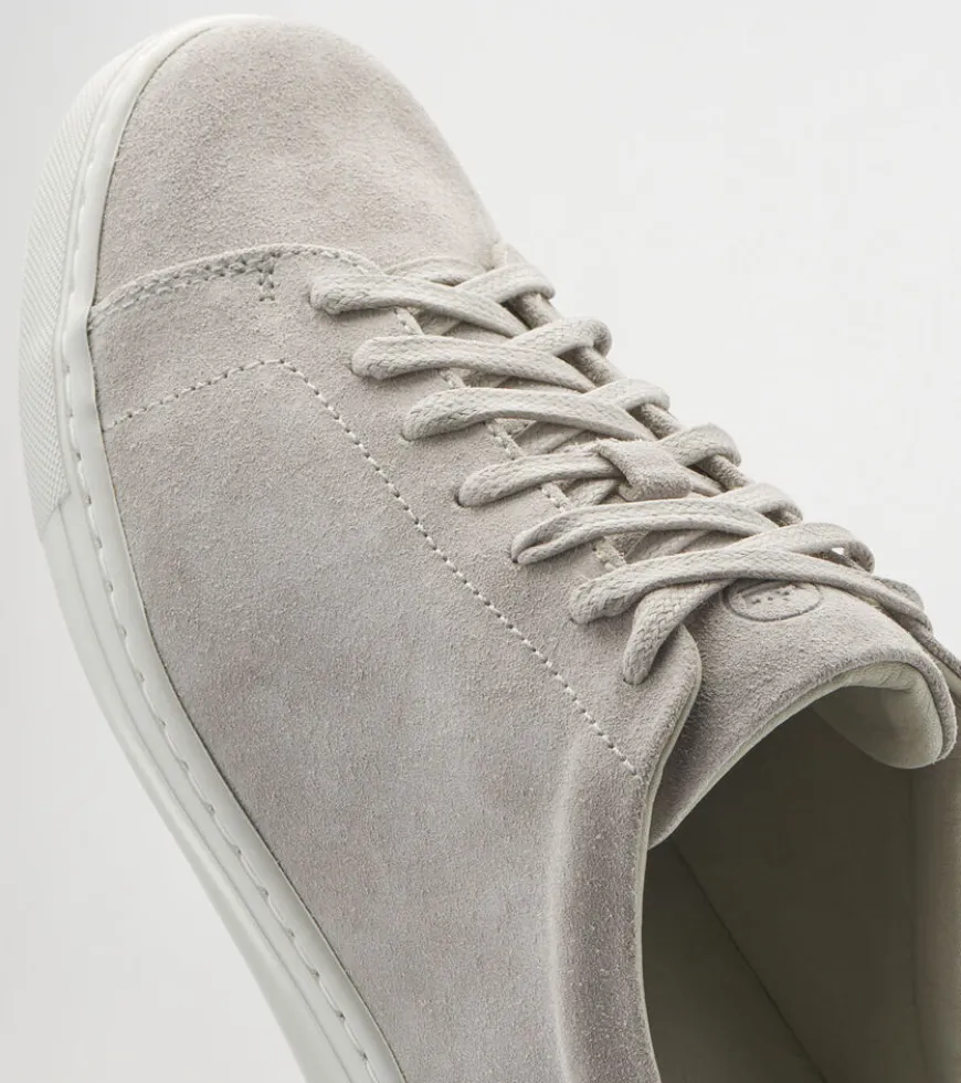 Vantage Lite Suede Sneaker